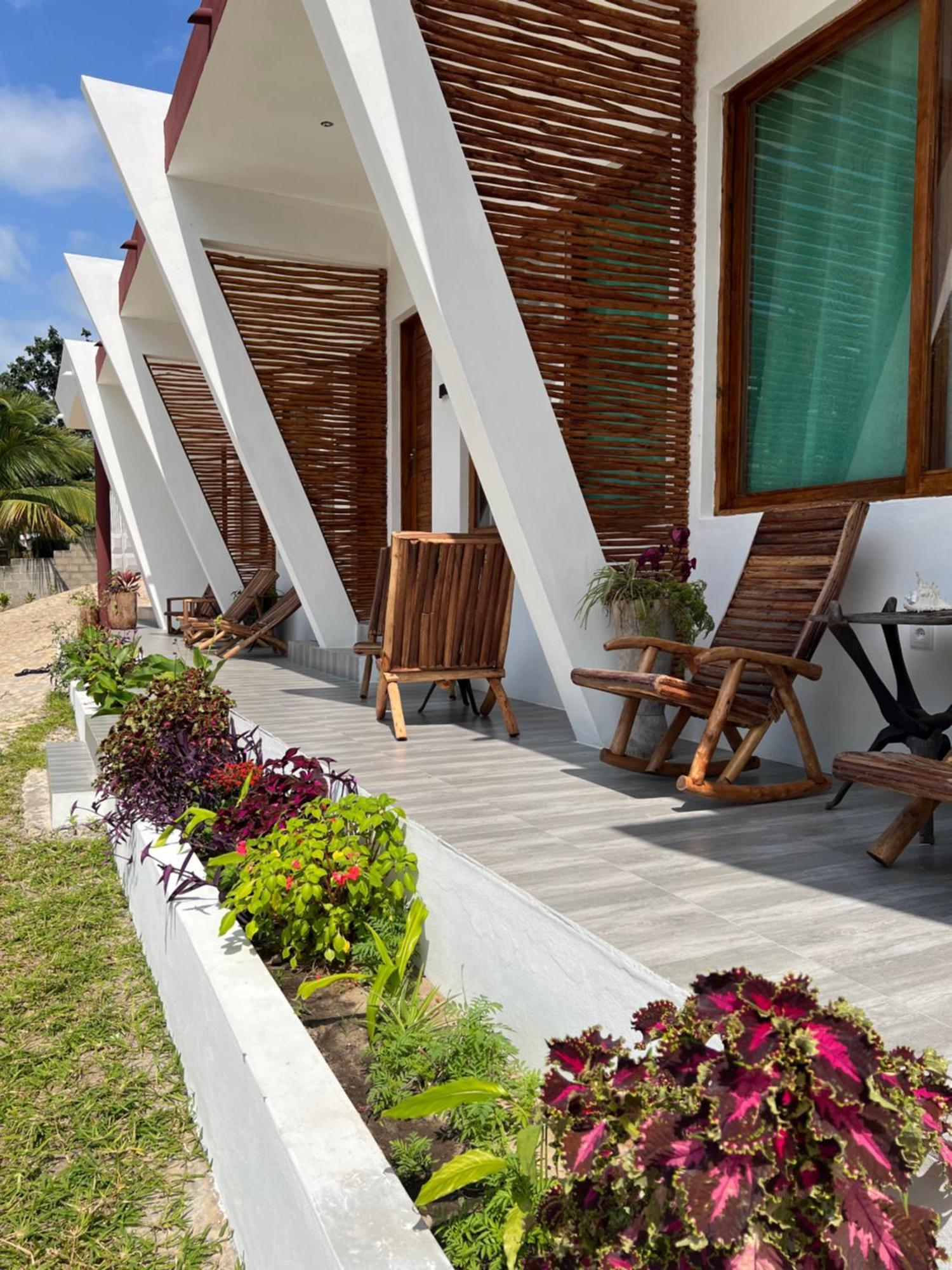 New Giraffe House Bed and Breakfast Vilankulo Exterior foto